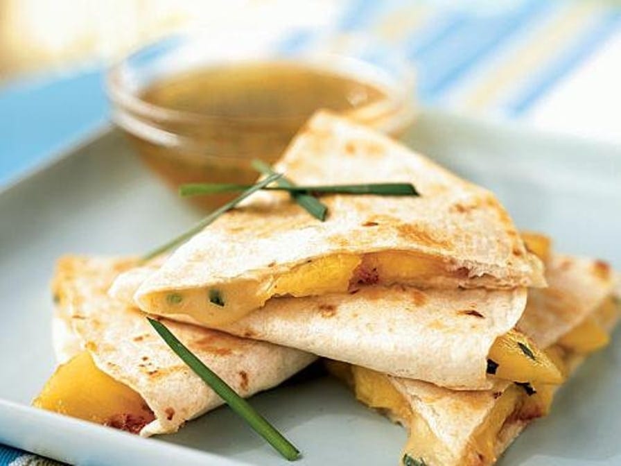 Quesadilla De Frijoles (Beans).